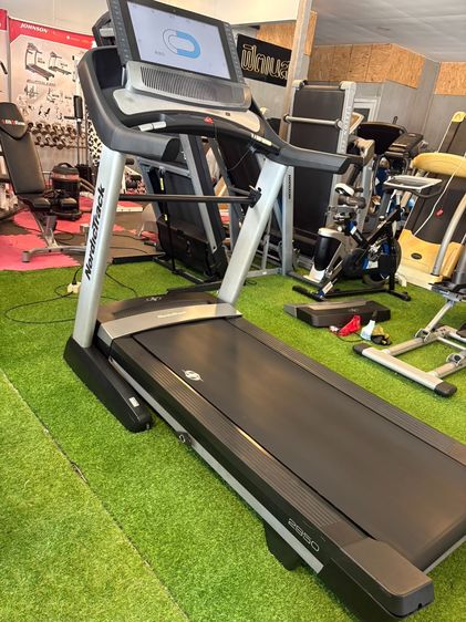 NordicTrack Commercial 2950 Treadmill -used- รูปที่ 7