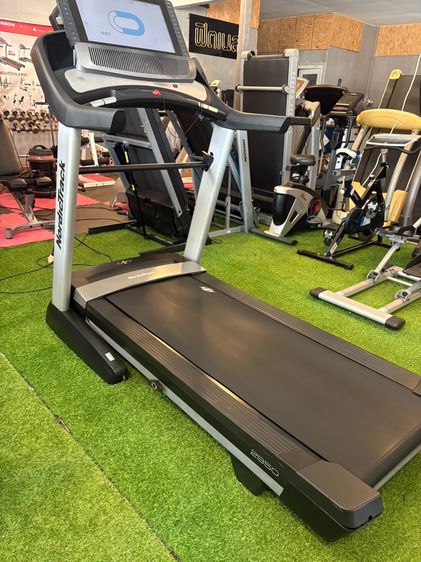NordicTrack Commercial 2950 Treadmill -used- รูปที่ 2