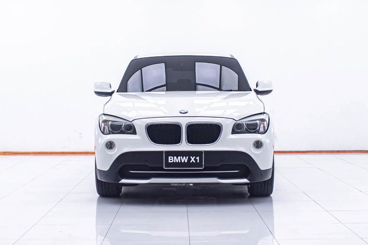 BMW X1 2011 2.0 sDrive18i Utility-car เบนซิน ไม่ติดแก๊ส เกียร์อัตโนมัติ ขาว รูปที่ 4