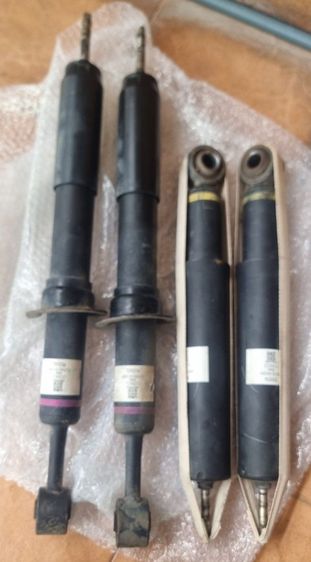 ขายโช๊คเดิมฟอร์จูนเนอร์ปี19