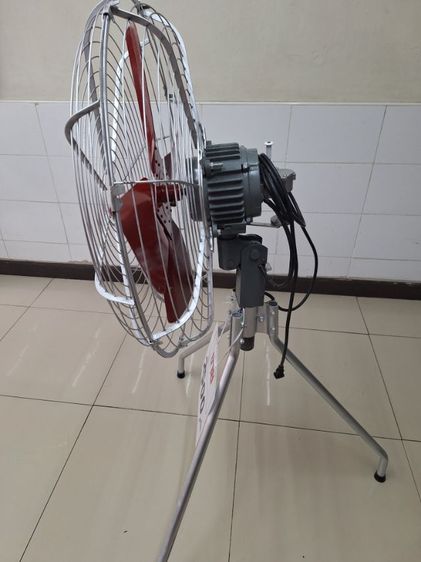พัดลมยักษ์ใหญ่ มือสอง ใบพัด ฝาครอบ ใบพัด-มอเตอร์เหล็กใช้ไฟบ้านธรรมดา อึดทน ลมแรงดั่งพายุ ปรับก้มเงย ส่ายซ้าย ขวาได้ มี 3 สปีด ใช้งานได้ปกติ  รูปที่ 5