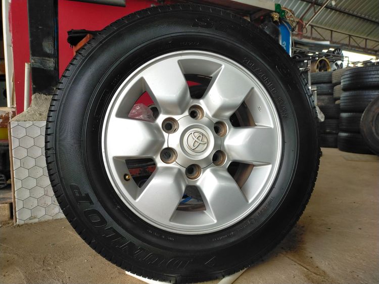 แม็กโตโยต้า ขอบ15 พร้อมยางดันลอป 205 70 15 ปี24 ใส่รถตู้ toyota แม็กสีเดิมยางสวยทุกเส้น ตุ่มข้างยางยังอยู่ รูปที่ 2