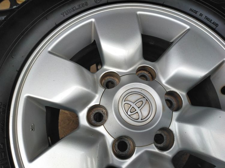 แม็กโตโยต้า ขอบ15 พร้อมยางดันลอป 205 70 15 ปี24 ใส่รถตู้ toyota แม็กสีเดิมยางสวยทุกเส้น ตุ่มข้างยางยังอยู่ รูปที่ 5