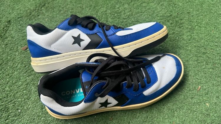 รองเท้า converse