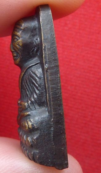 หลวงปู่ทวดพิมพ์เล็กหลังหนังสือ รูปที่ 5