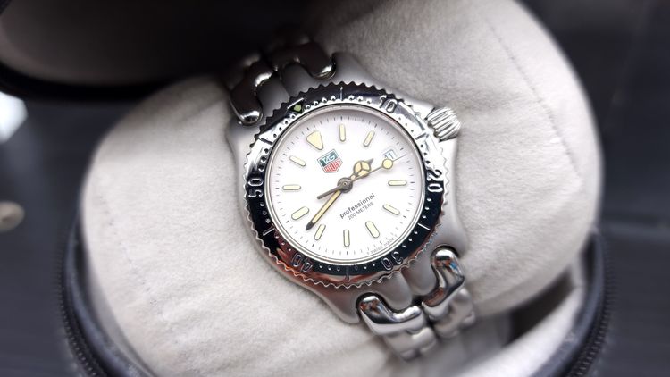 Tag heuer ก้างปลา หน้าชั้นเดียว  Lady หน้าขาว ( หญิงให่ญ )
