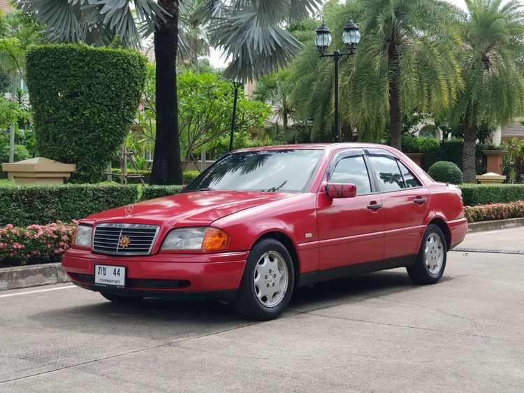 รถ Mercedes-Benz C-Class C180 สี แดง