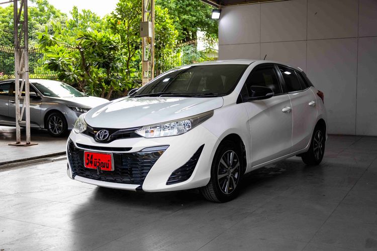 Toyota Yaris 2019 1.2 Mid Sedan เบนซิน ไม่ติดแก๊ส เกียร์อัตโนมัติ ขาว รูปที่ 3