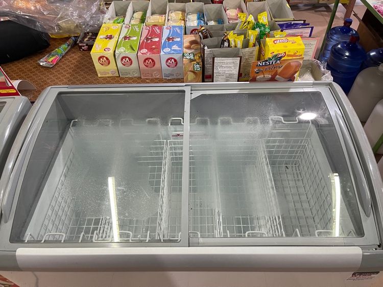 ตู้แช่แข็ง ฝากระจกบนโค้ง ยี่ห้อ SANDEN รุ่นSNC-0355 รูปที่ 2