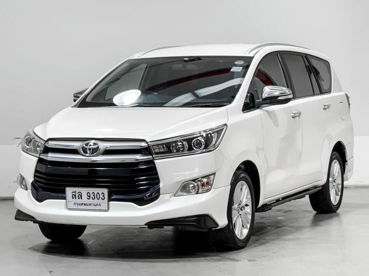 Toyota Innova 2017 2.8 Crysta V Utility-car ดีเซล ไม่ติดแก๊ส เกียร์อัตโนมัติ ขาว