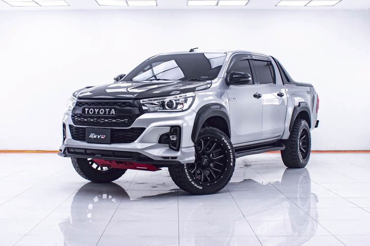 รถ Toyota Hilux Revo 2.4 Prerunner G Rocco สี เทา