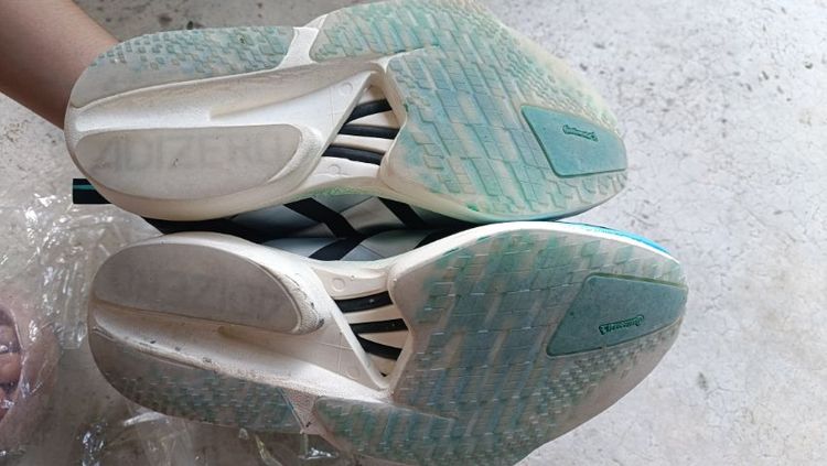 รองเท้าวิ่ง Adidas  รูปที่ 11