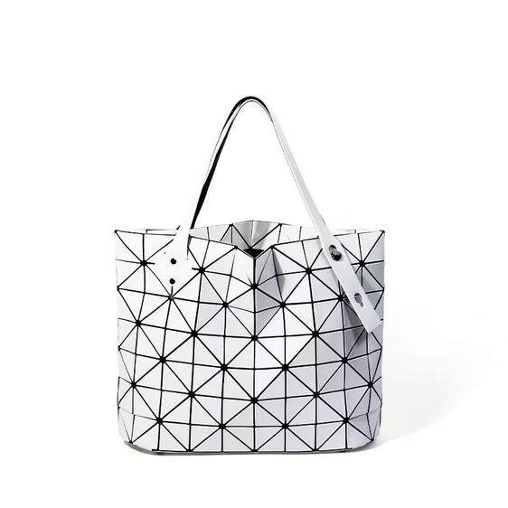 กระเป๋าถือ สะพายไหล่ Bao Bao 15.5“ รูปที่ 11