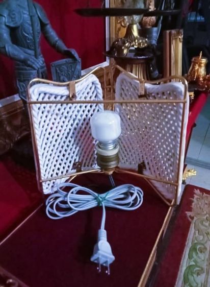 อังกฤษ  โคมไฟเก่าโบราณเนื้อกระเบื้องเคลือบอินนามีนสุดงามจากอังกฤษ รูปที่ 4