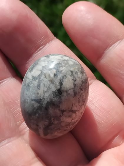 คตไข่หิน ขนาดเท่าไข่นก มีน้ำหนัก สภาพสวย สมบูรณ์ รูปทรงรี มีมิติ ขนาดไม่เท่ากัน คตแท้ๆที่กลายเป็นหินไม่ใช่ของปลอม มีน้ำหนัก สภาพเดิม เป็นธรร รูปที่ 2