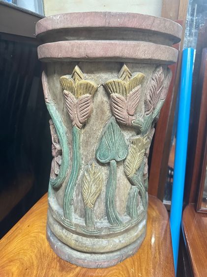 แท่นไม้แกะสลักทรงกระบอก สูง 48 ซม. เส้นผ่า 27 ซม. 700บาท แกะมือทั้งชิ้น ลายดอกไม้สวยงาม รูปที่ 2