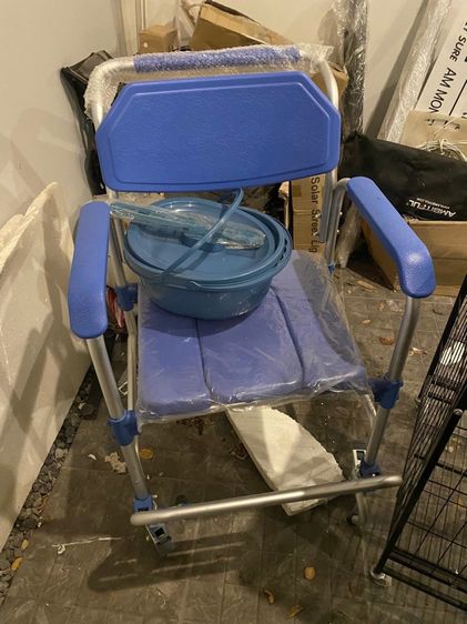 เก้าอี้นั่งถ่าย เก้าอี้นั่งอาบน้ำ เก้าอี้ส้วมเคลื่อนที่ผู้สูงอายุ 