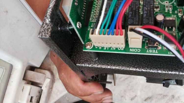 ติดตั้งกล่องหยอดเหรียญ รูปที่ 4