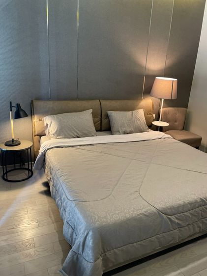 For Rent 1 Bed Noble Ploenchit,Well-decorated conner unit.