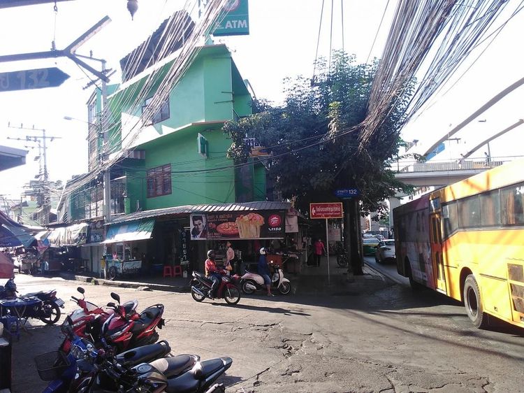 ขายอาคารพาณิชย์3คูหา 4ชั้น 60ตร.ว. ลาดพร้าว132ใกล้เดอะมอล์ลบางกะปิ เหมาะทำธุรกิจ  ราคา21ล้านบาท