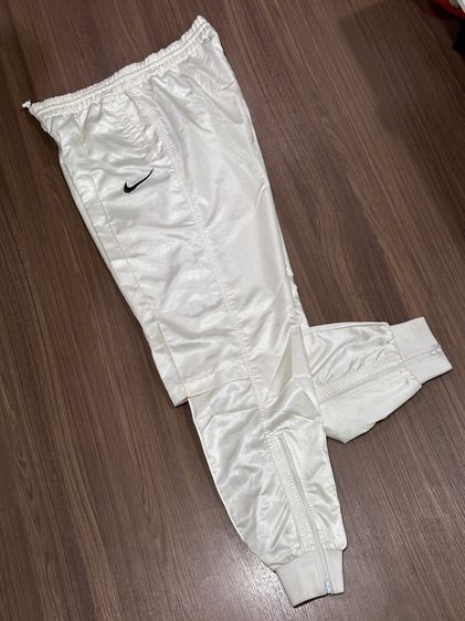 อื่นๆ M ไม่มีแขน อื่นๆ กางเกงวอร์ม(ผ้าร่ม)สีครีม แบรนด์ Nike