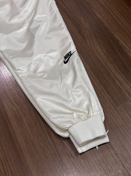 กางเกงวอร์ม(ผ้าร่ม)สีครีม แบรนด์ Nike รูปที่ 10