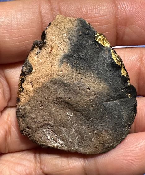 ปิดตากรมหลวงชุมพร หลวงปู่ศุขวัดปากคลองในกรอบกนกเนื้อดิน รูปที่ 2