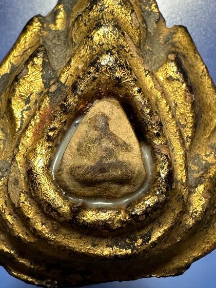 ปิดตากรมหลวงชุมพร หลวงปู่ศุขวัดปากคลองในกรอบกนกเนื้อดิน รูปที่ 8