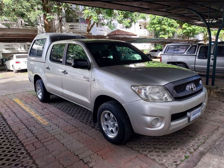 รถ Toyota Hilux Vigo 2.5 J สี เทา