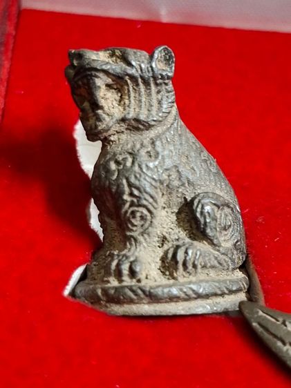 พระชุดกรรมการ หลวงพ่อเกาะ วัดท่าสมอ เนื้อแร่เหล็กน้ำพี้ ปี 53 รูปที่ 4