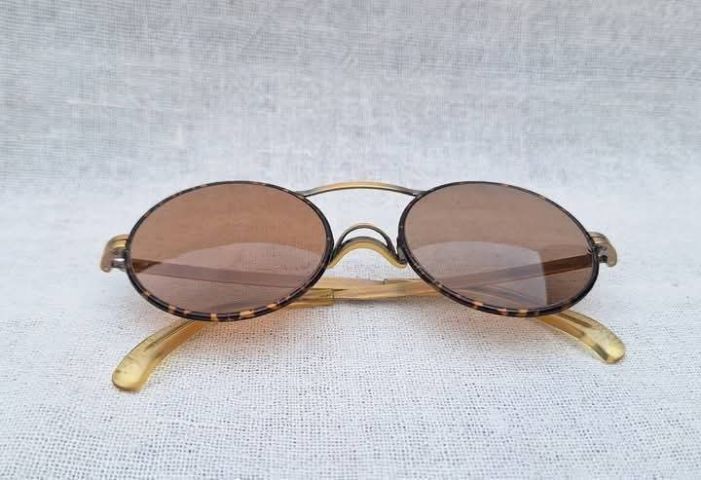 สุดยอดหัตถศิลป์แว่นตาโดยช่างฝีมือแห่งกรุงโตเกียว  GROOVER กรูฟเวอร์ ซีรีส์ที่โด่งดังที่สุด โมเดลอาร์ติสท์ หยดน้ำ–กลม ไททาเนียมบริสุทธ์–สีทองโบราณ เลนส์กระจกพระเจ้า CARL ZEISS JENA Germany...Authentic GROOVER SPECTACLES Handcrafted in Japan รูปที่ 8