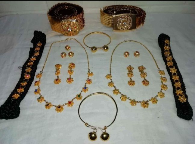 เครื่องประดับต่างๆ ชุดเครื่องประดับสาวน้อยนพมาศ สร้อยคอ เข็มขัด คาดผม กำไลข้อเท้า ต่างหู