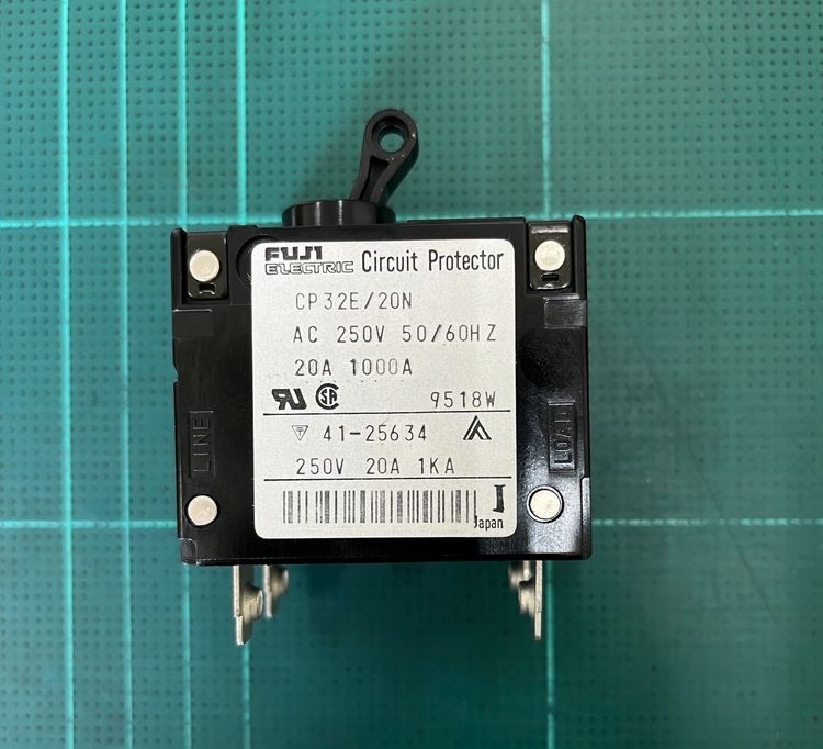 Circuit Breaker AC 250V 20A จำนวน 3 ตัว 100 บาท รูปที่ 3