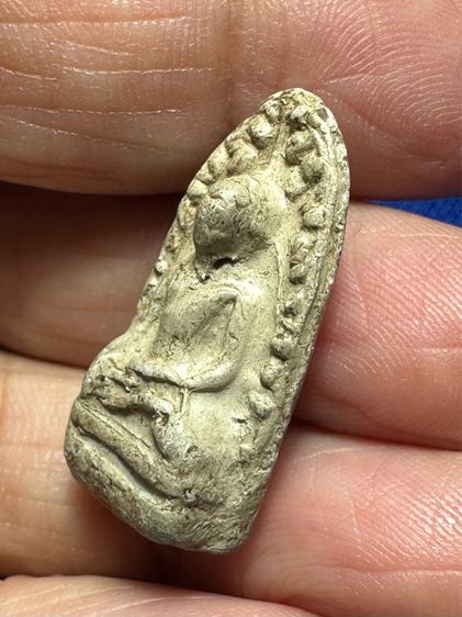 พระรอดลำพูน เนื้อขาว เนื้อแกร่ง รูปที่ 4