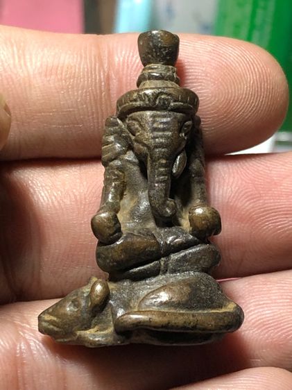 พระพิฆเนศแท้ๆเก่ามากๆขนาดห้อยคอเก่าสุดสุดตามรูปเลยครับ