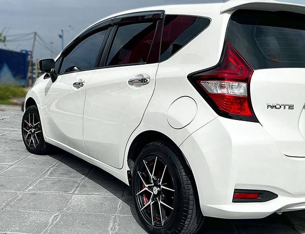 รถ Nissan Note 1.2 VL สี ขาว