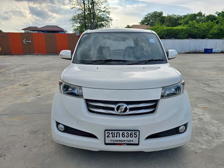 รถ Toyota BB 1.5 Z สี ขาว