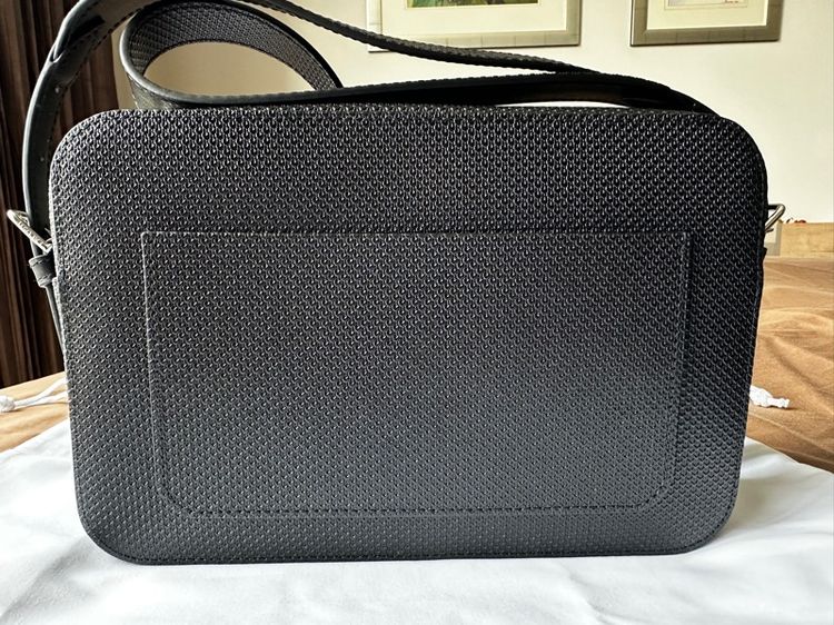 กระเป๋าสะพาย Crossbody ทรงเพ้าช์ LACOSTE รุ่น Chantaco วัสดุหนังแท้ สีดำ ของใหม่มือหนึ่ง รูปที่ 9