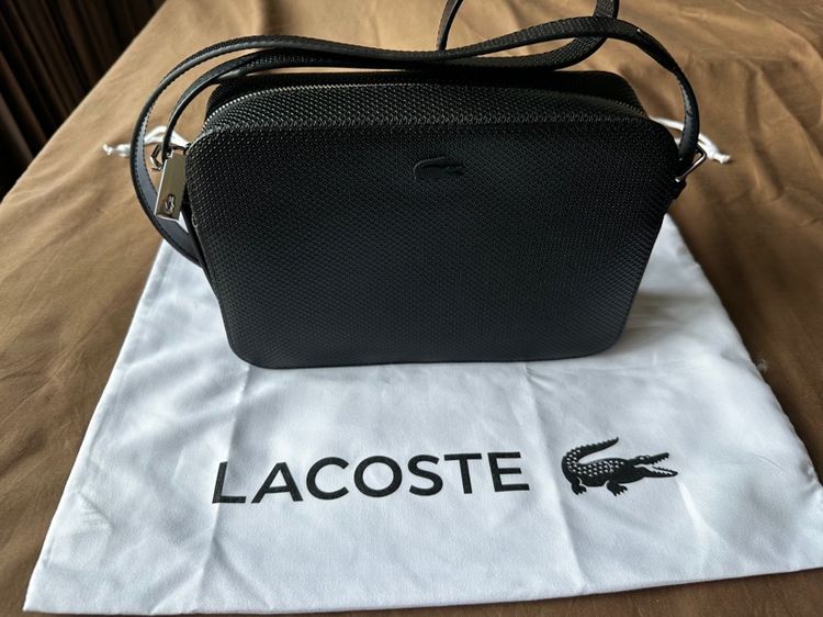 กระเป๋าสะพาย Crossbody ทรงเพ้าช์ LACOSTE รุ่น Chantaco วัสดุหนังแท้ สีดำ ของใหม่มือหนึ่ง รูปที่ 7