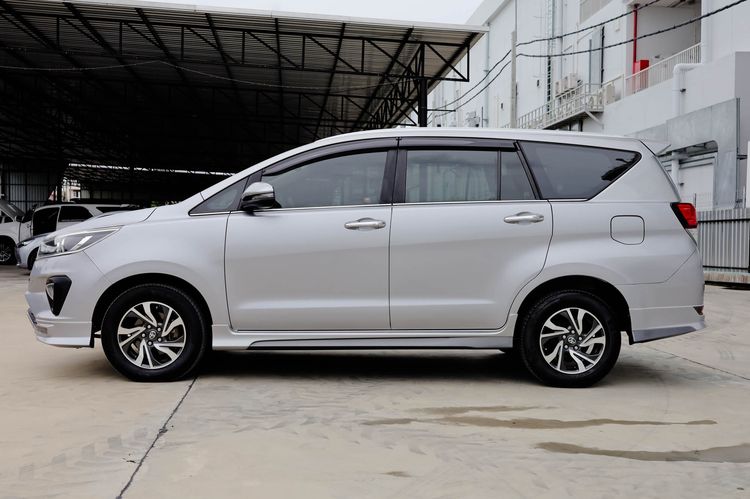 Toyota Innova 2021 2.8 Crysta Utility-car ดีเซล ไม่ติดแก๊ส เกียร์อัตโนมัติ บรอนซ์เงิน รูปที่ 4