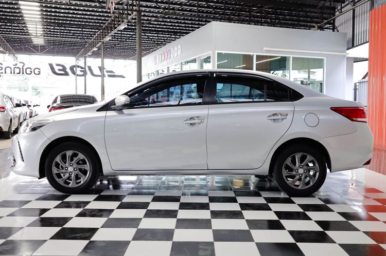 Toyota Vios 2017 1.5 E Sedan เบนซิน ไม่ติดแก๊ส เกียร์อัตโนมัติ บรอนซ์เงิน รูปที่ 4