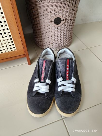 รองเท้าprada 4E2552 สีเทา size6.5ยาว27เซนมือสองขายตามสภาพ รูปที่ 2