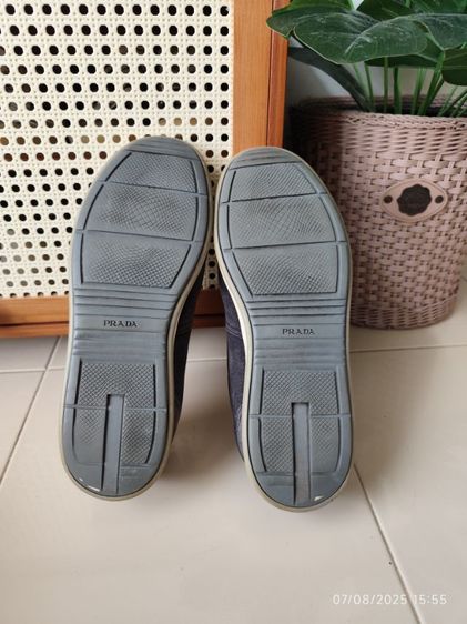 รองเท้าprada 4E2552 สีเทา size6.5ยาว27เซนมือสองขายตามสภาพ รูปที่ 7