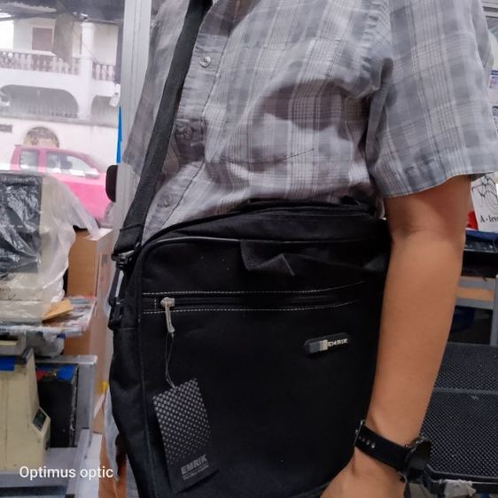 กระเป๋าสะพาย