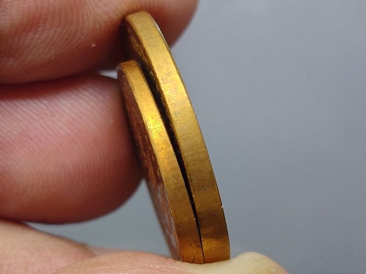 เหรียญสมเด็จพระพุฒาจารย์ (โต พรหมรังสี) รุ่นอนุสรณ์ 122 ปี วัดระฆัง ชุด 2 เหรียญ เล็ก-ใหญ่ เนื้อทองแดง ปี พ.ศ.2537 ซองเดิมๆ รูปที่ 4