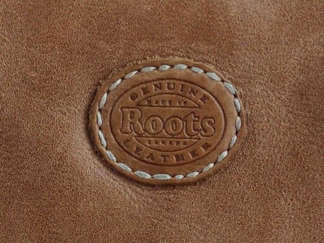 ขายกระเป๋าหนังแบรนด์ ROOTS(Made in CANADA)​ รูปที่ 3
