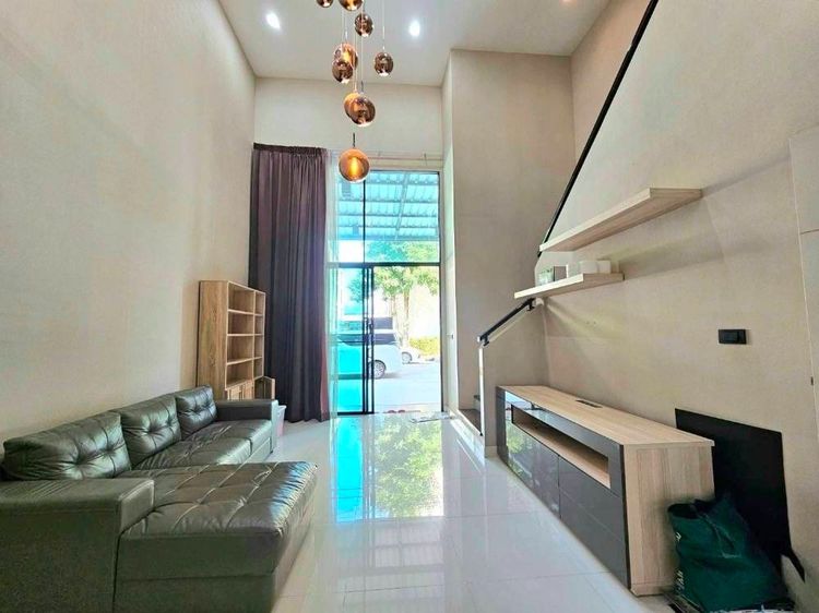 ตกแต่งครบ ขายทาวน์โฮมหลังมุม 3.5 ชั้น บ้านกลางเมือง วิภาวดี 64 พร้อมเข้าอยู่ ทำเลดี 15 นาที ถึง ม.เกษตร ใกล้รถไฟฟ้า เขียว-ชมพู รูปที่ 3