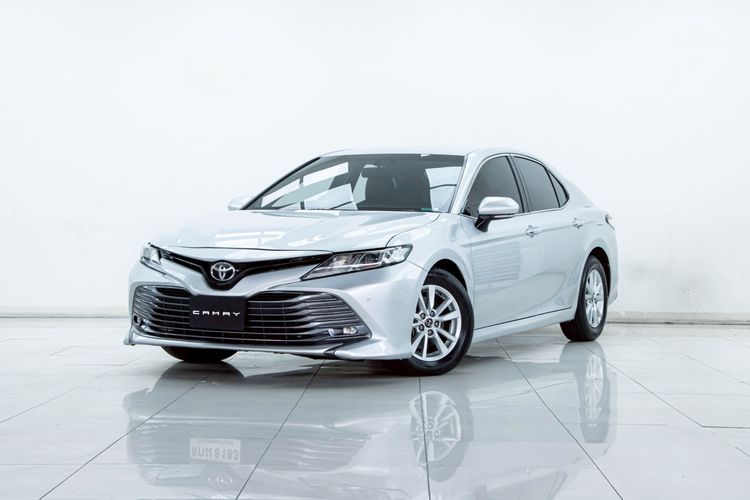 รถ Toyota Camry 2.0 G สี เทา