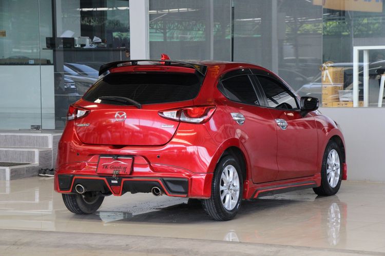 Mazda Mazda 2 2017 1.3 Sports High Connect Utility-car เบนซิน ไม่ติดแก๊ส เกียร์อัตโนมัติ แดง รูปที่ 2