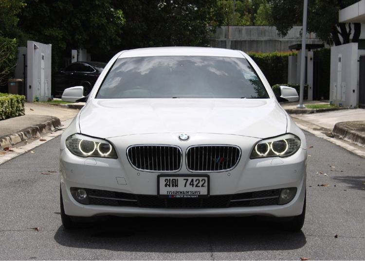 รถ BMW Series 5 523i สี ขาว